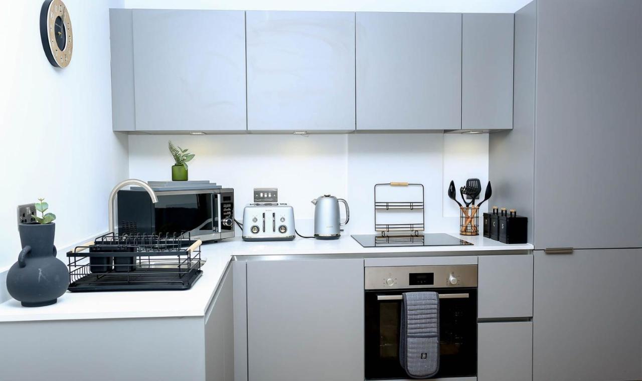 Snuggle Inn - Riverside Apartments - Views Over Looking London River Thames, Close To O2 Arena, London Excel, London City Airport, Thames Clipper- River Boat Service, Woolwich Ferry, Onsite Parking, Twin Room Option Available Extérieur photo