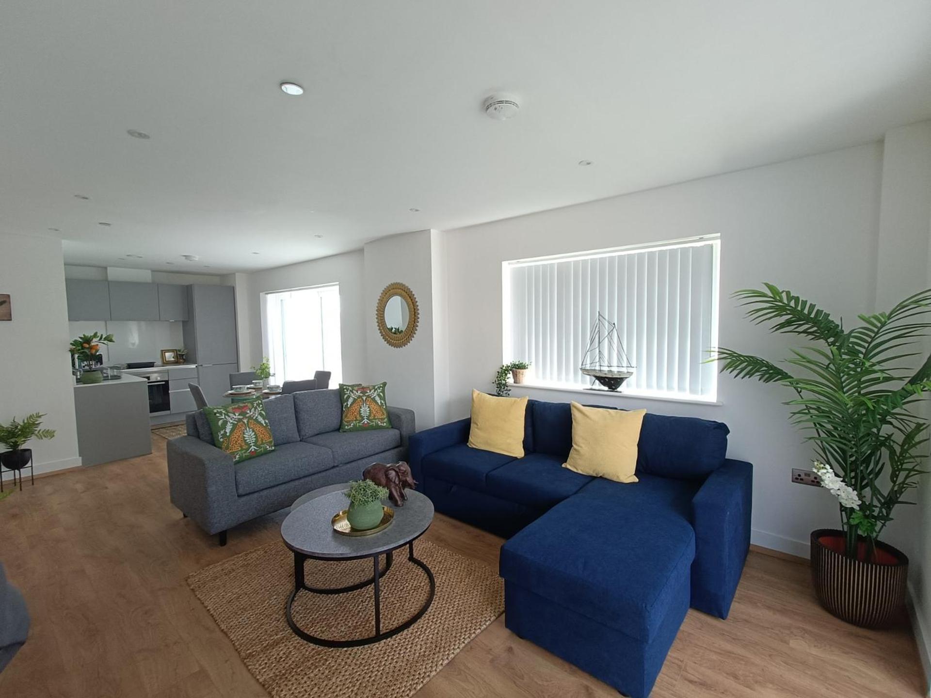 Snuggle Inn - Riverside Apartments - Views Over Looking London River Thames, Close To O2 Arena, London Excel, London City Airport, Thames Clipper- River Boat Service, Woolwich Ferry, Onsite Parking, Twin Room Option Available Extérieur photo